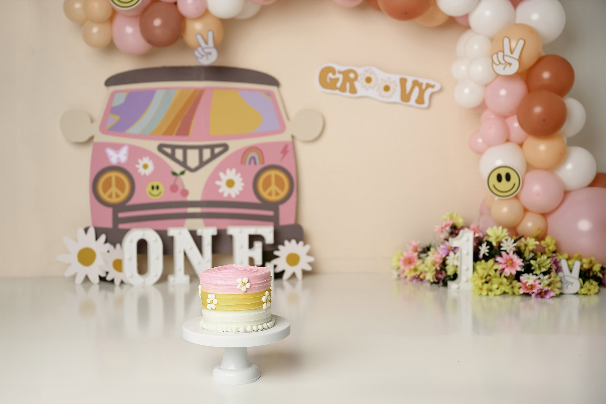 groovy one themed cake smash set for one year old